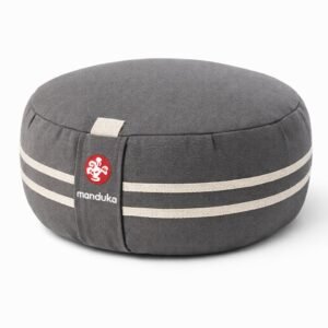 meditacijos pagalvele manduka baltas fonas